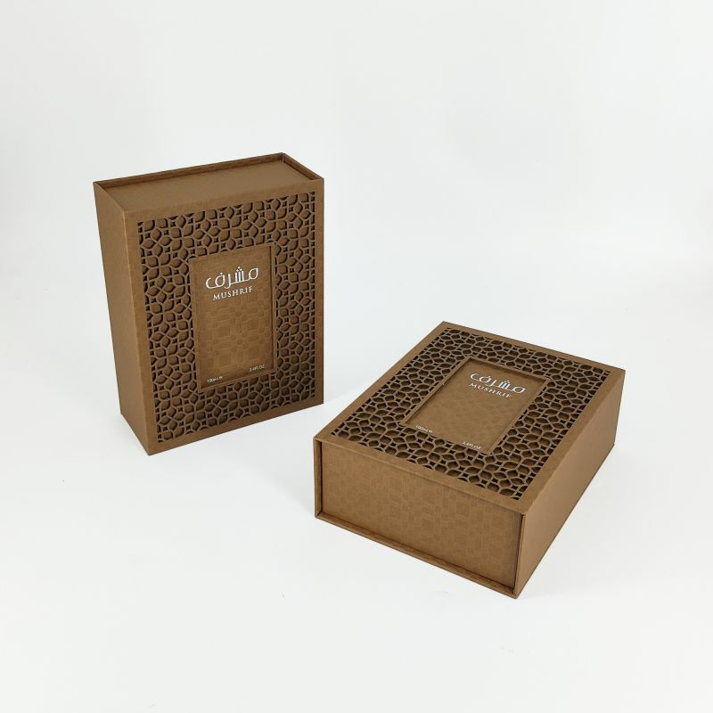 Caja de perfume en relieve de aluminio de oro con tapa rígida e inserto EVA HP001