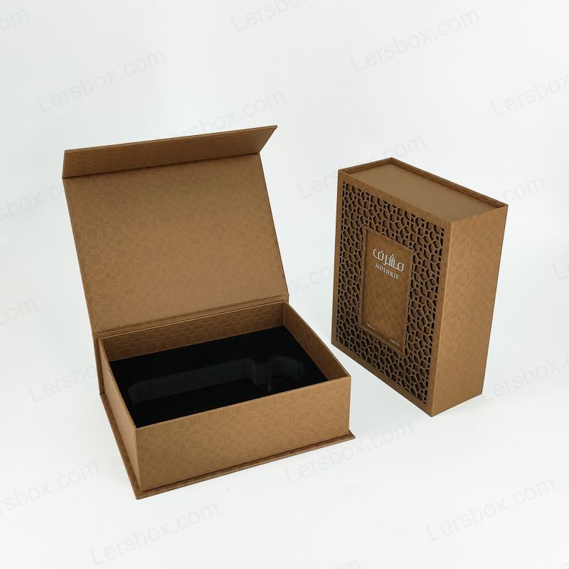 Caja de perfume en relieve de aluminio de oro con tapa rígida e inserto EVA HP001