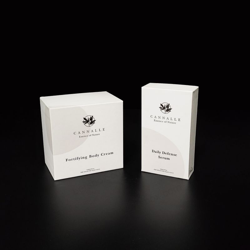 LOGO DE GOLD Foil Box de regalo de perfume rígido con bandeja de espuma EVA y acabado premium HP017