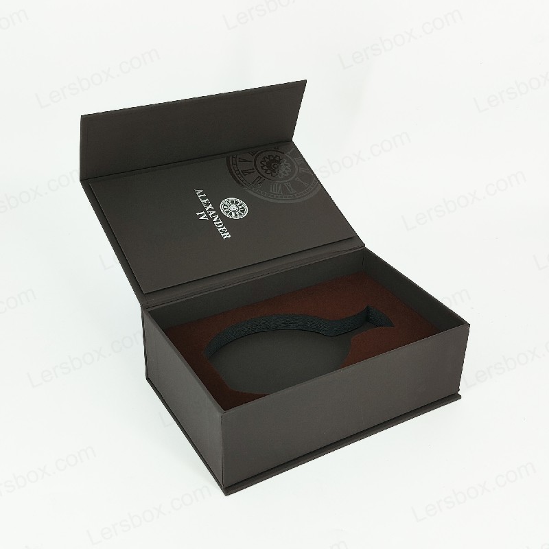 Caja de perfume sellada de lámina de oro con tapa rígida e inserto Eva para una presentación lujosa HP021