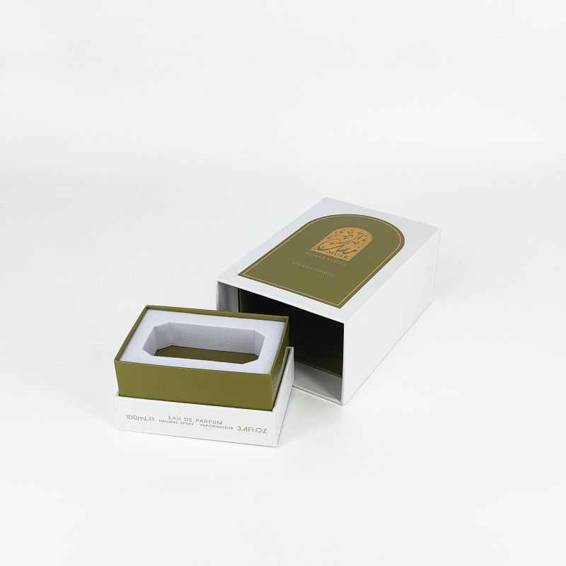 Caja de perfume en relieve de aluminio de oro con bandeja Eva, base rígida y diseño de tapa elegante HP031